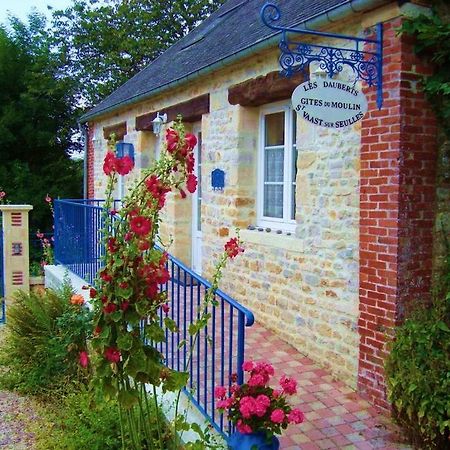 Gite Le Moulin Saint-Vaast-sur-Seulles Exterior photo